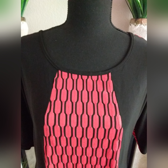 Coral and Black Tunic Top - Picture 2 of 11